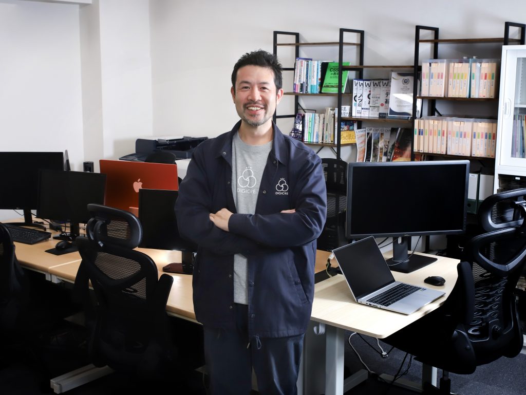 デジタルクリエーション様　経営者　プロフィール写真